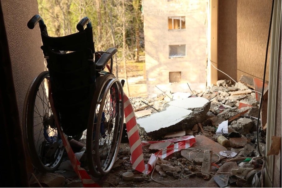 Neighbor’s account of surviving missile attack on Kyiv