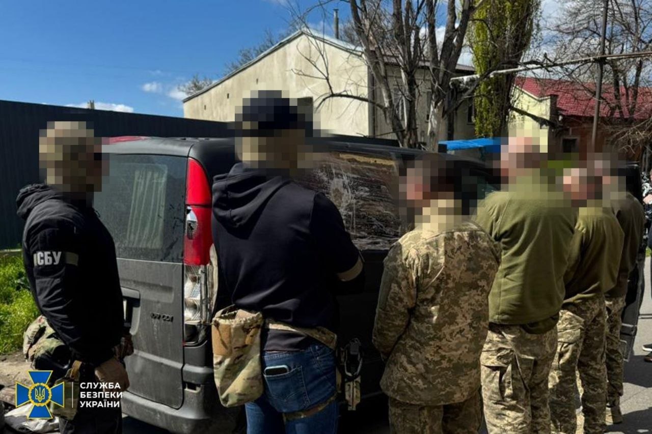 Ukrainian military recruiters arrested for kidnapping extortion in Odesa