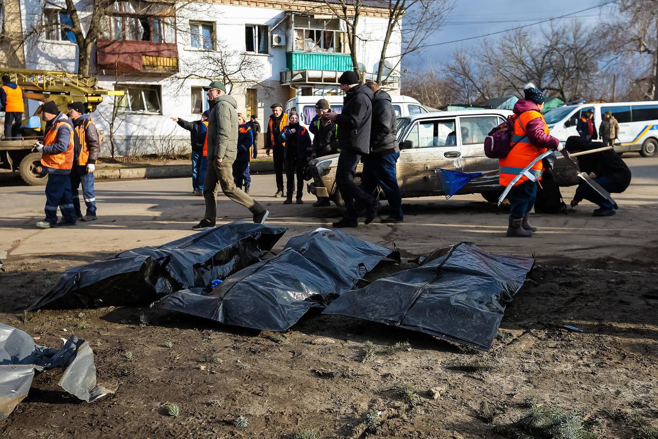 Russian missile strike kills pregnant woman and unborn child in Izium