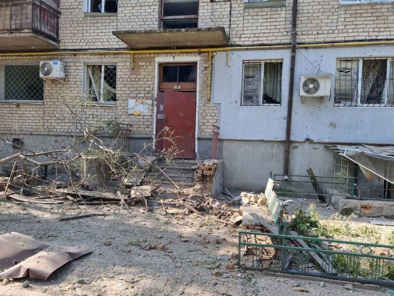 Russian troops shelled residential buildings in Mykolaiv, civilians injured