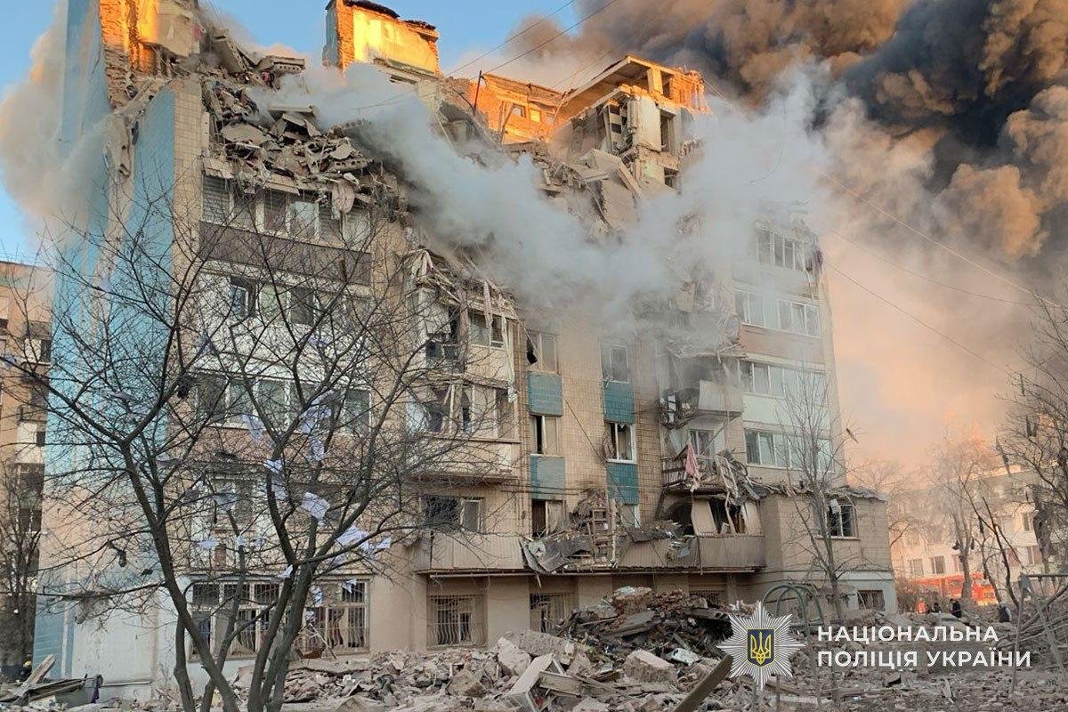 Clearer image of Ternopil apartment building destroyed by Russian strike