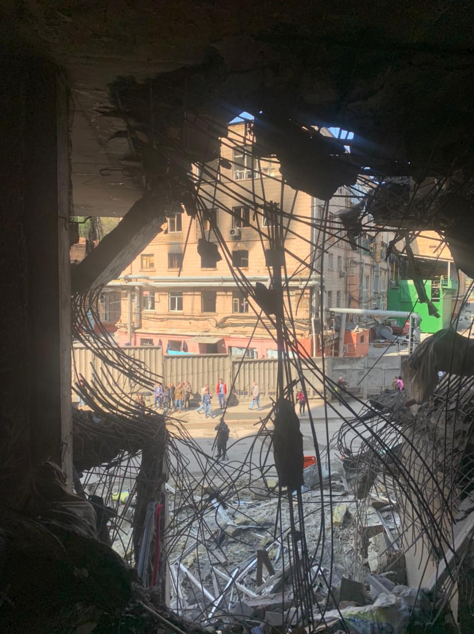Corps d’une femme de 55 ans retrouvé sous les décombres à Kyiv