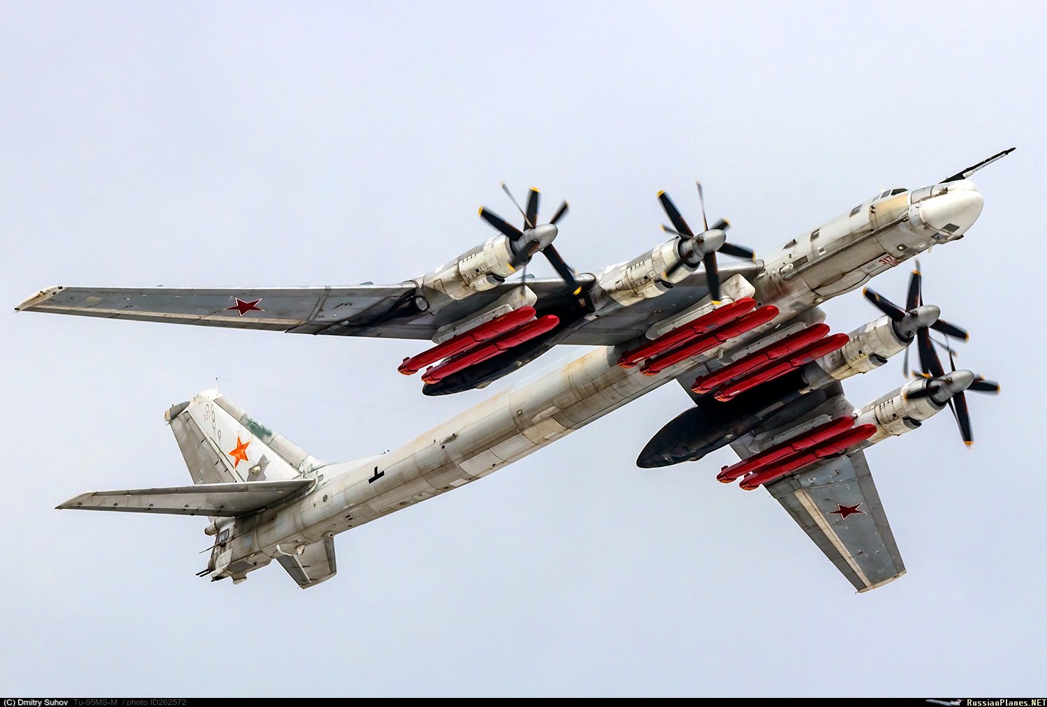 Strategic Tu-95MS bombers: Olenya takeoff, possible night strike