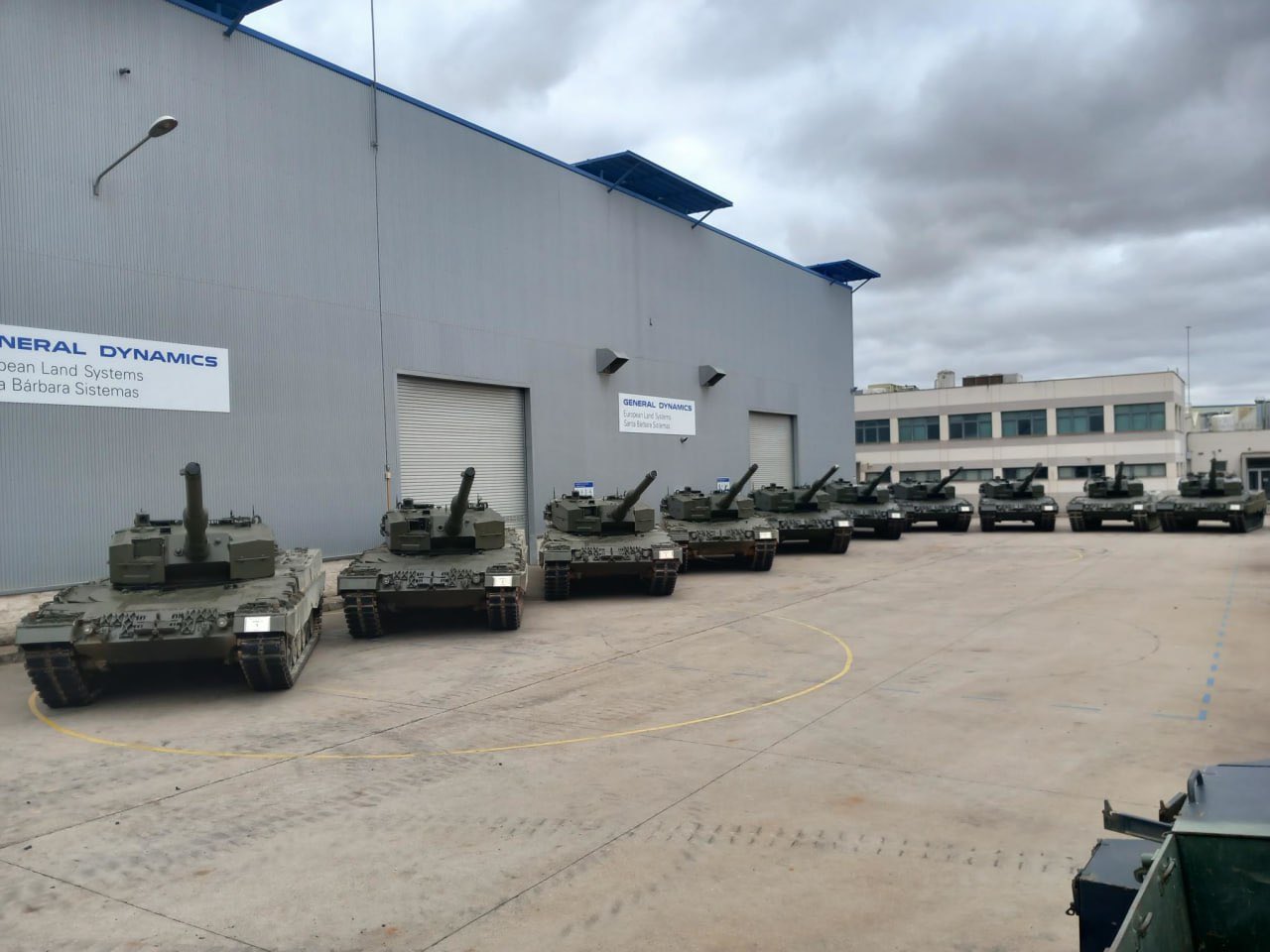 Spain begins Leopard 2A4 tank deliveries to Ukraine