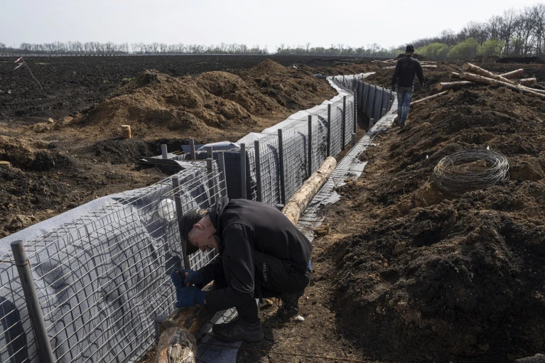 AFU Support Forces: No “Glaring” Problems with Fortifications in Ukraine
