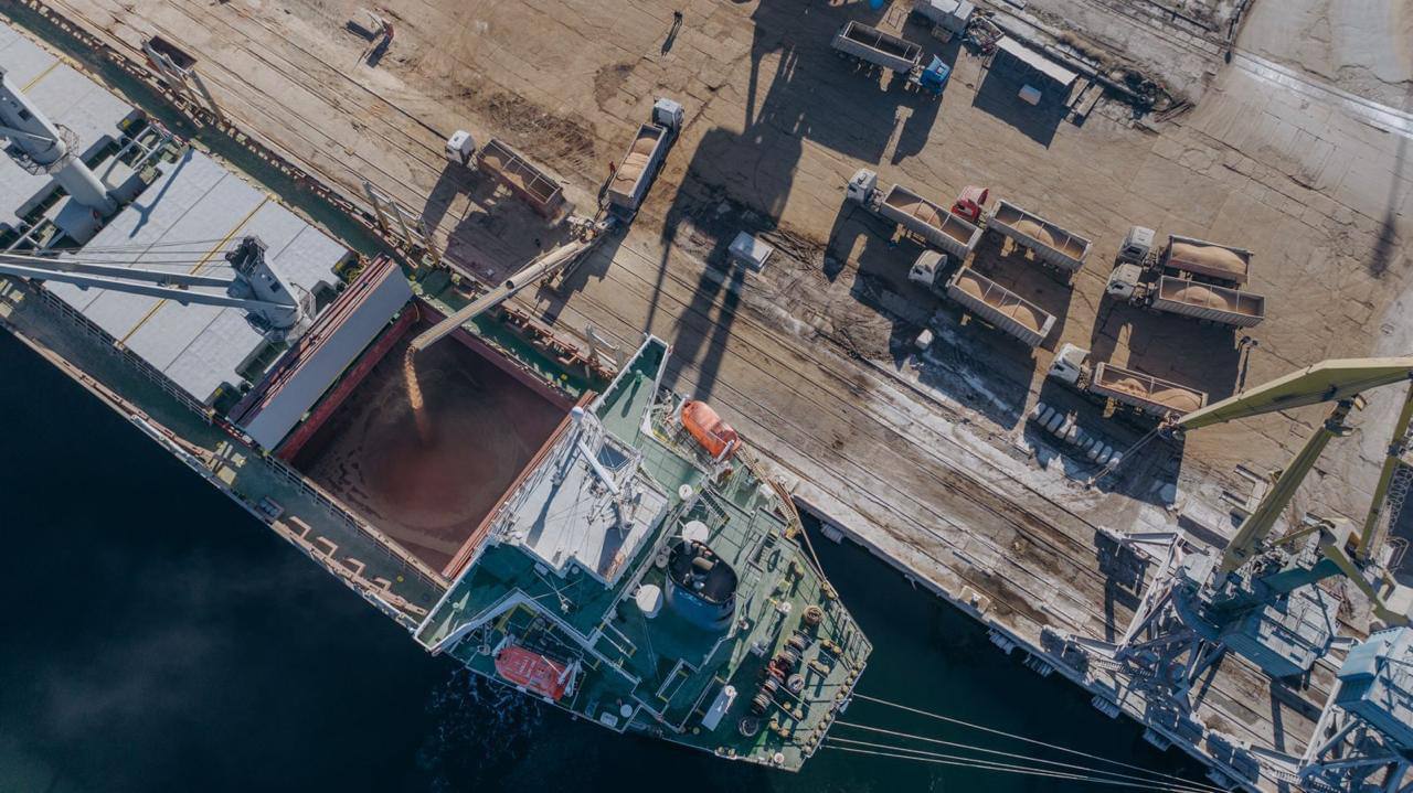 Record Exports of Goods Under Armed Forces Protection
