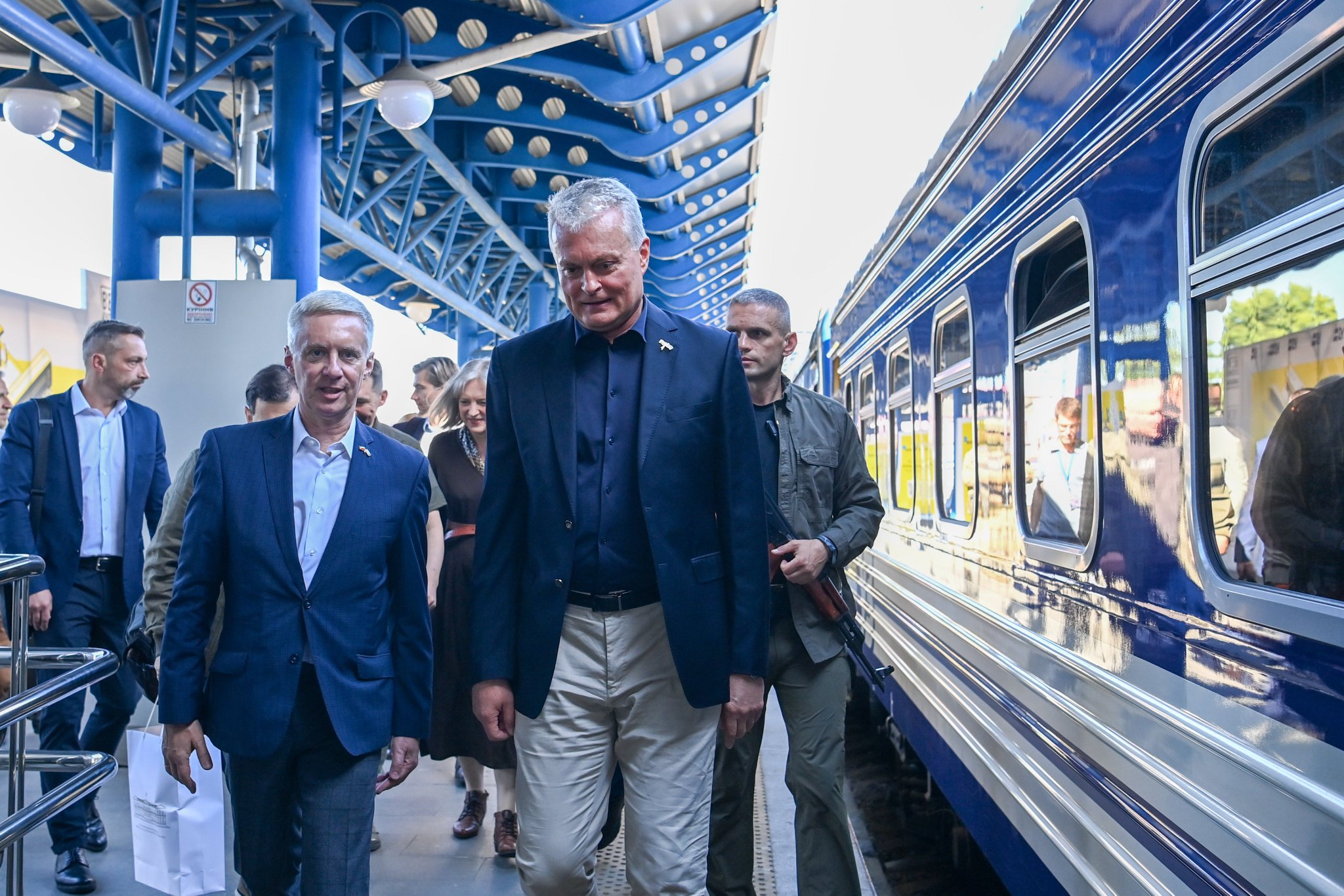 Lithuanian President arrives in Kyiv for Statehood Day