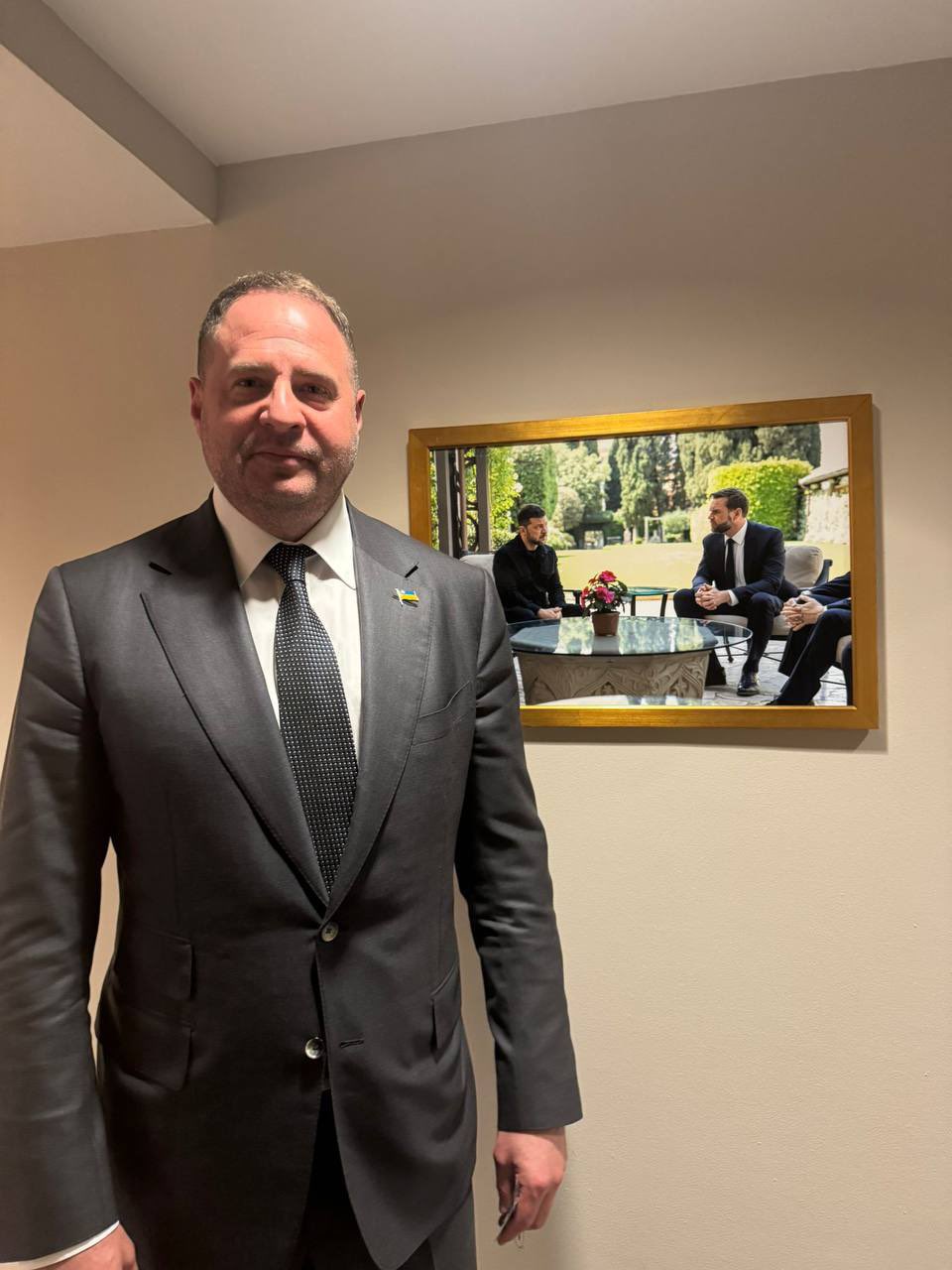 White House posts Vance-Zelensky joint photo