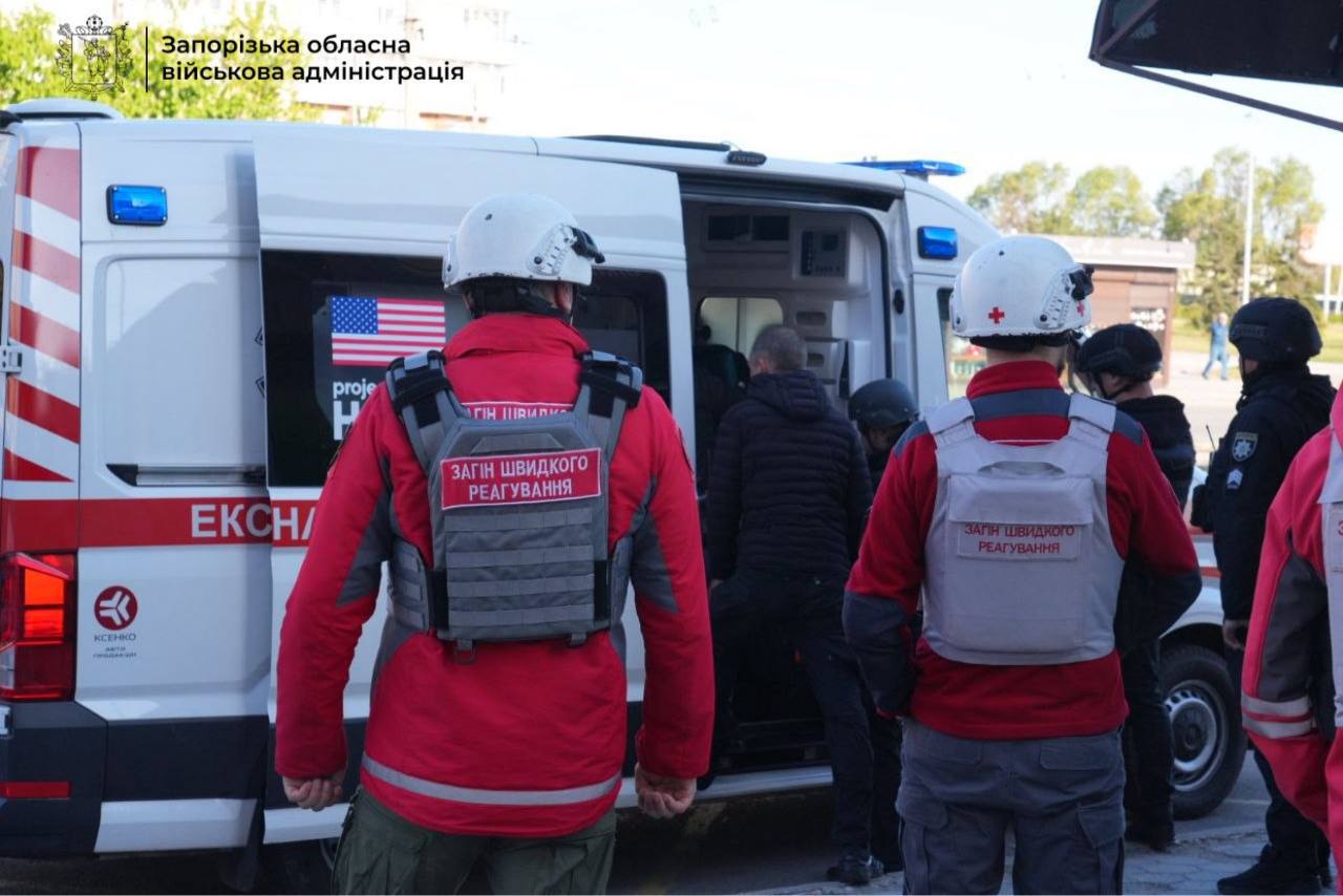 Russian Strikes Hit Zaporizhzhia, Kherson, Dnipropetrovsk: 4 Injured