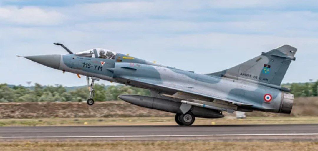 France to send Mirage 2000 jets and train pilots to Ukraine