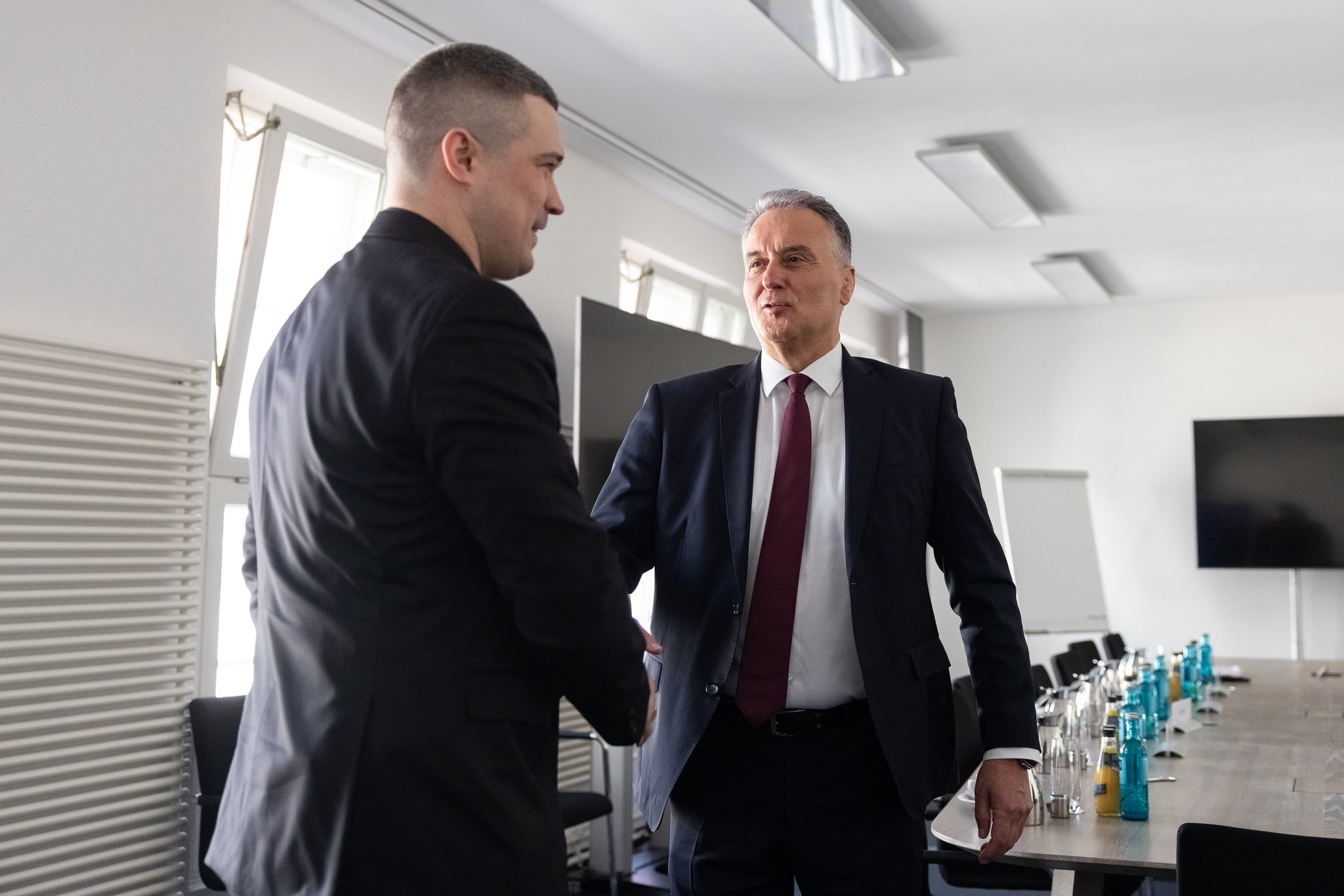 Missile Supplies, F-16 Armament and Joint Radar Projects Discussed