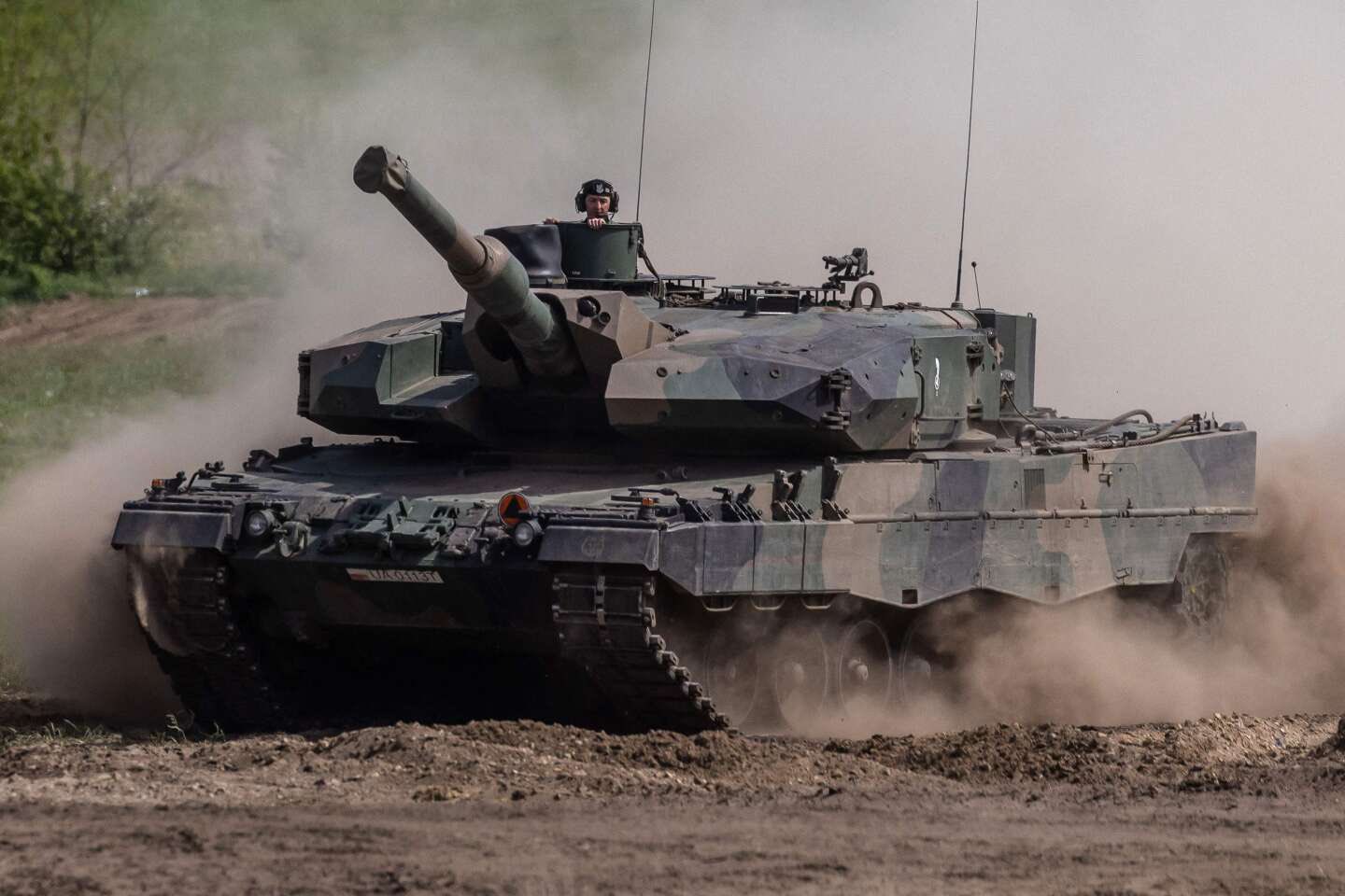 German defense chair says Ukraine can use German tanks on Russian soil