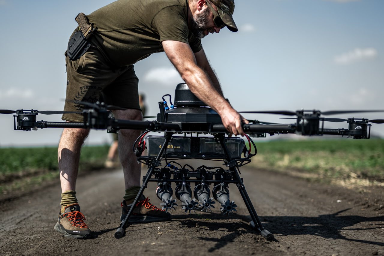 Preparation of Ukrainian heavy drone of the Baba Yaga type