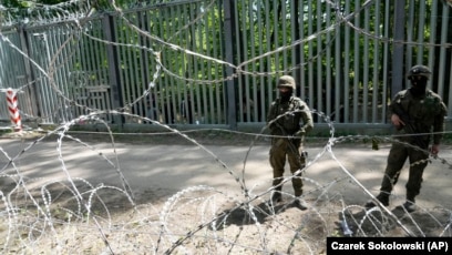 Poland to create buffer zone on Belarus border, Tusk announces