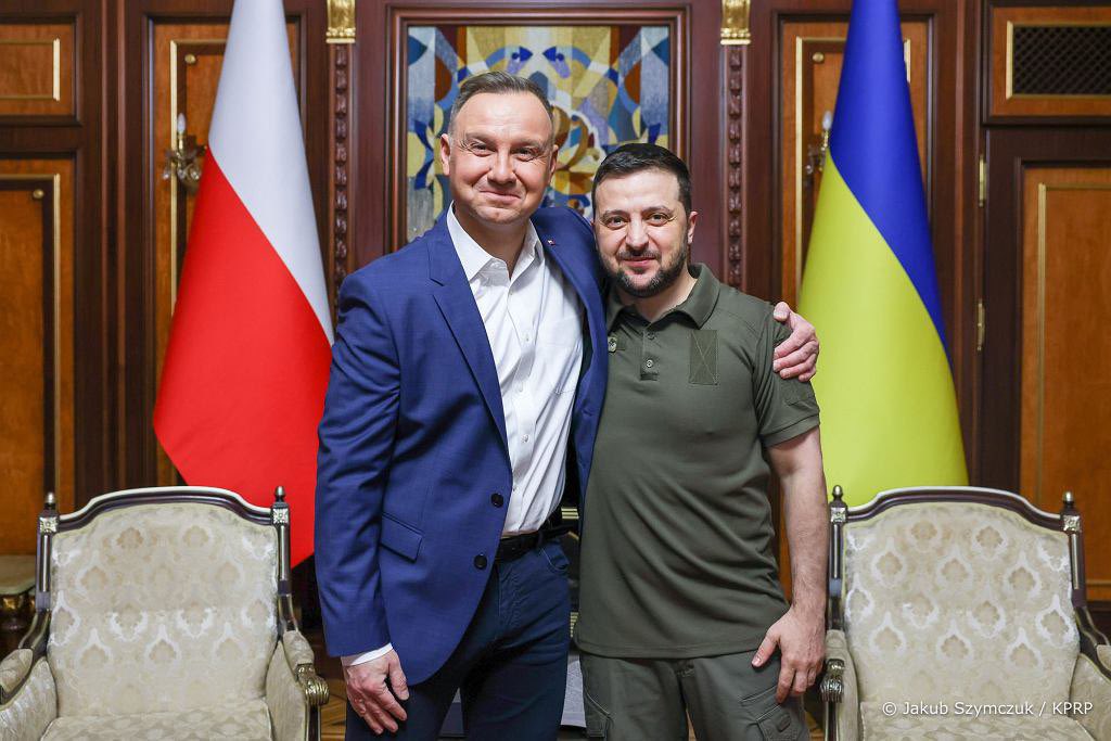 Zelensky awards Duda Order of Freedom