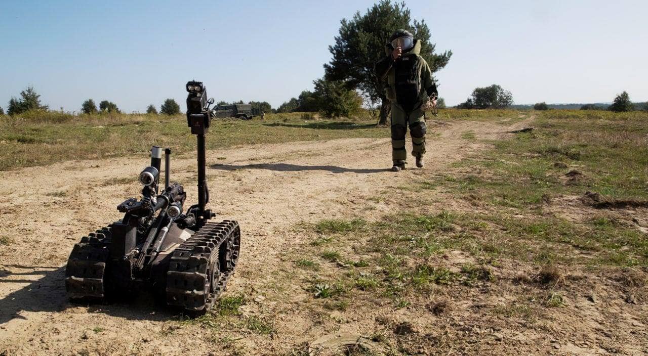British company to hand over 10 sapper robots to Ukraine