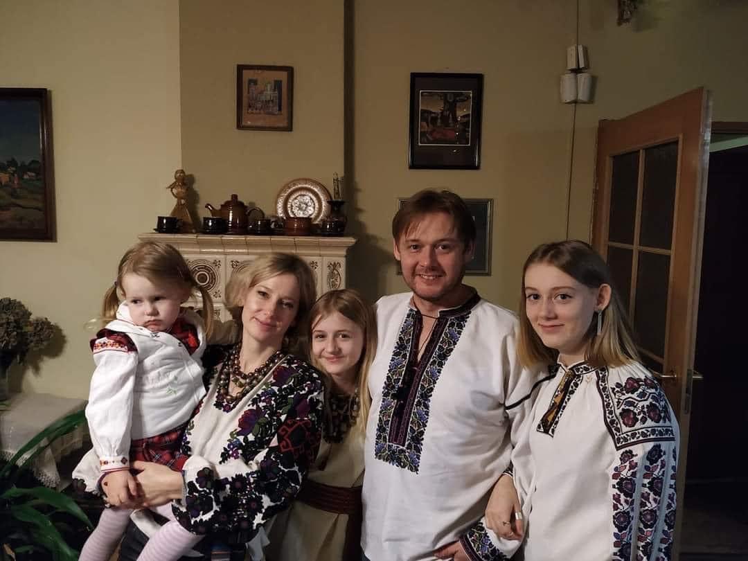 Russian rocket kills mother and three daughters in Lviv