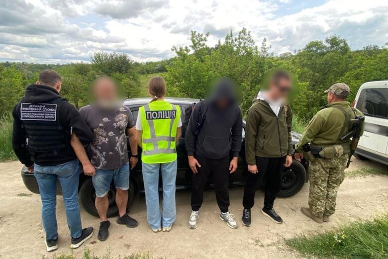 Russian detained in Odesa region for smuggling draft dodgers for $9,000