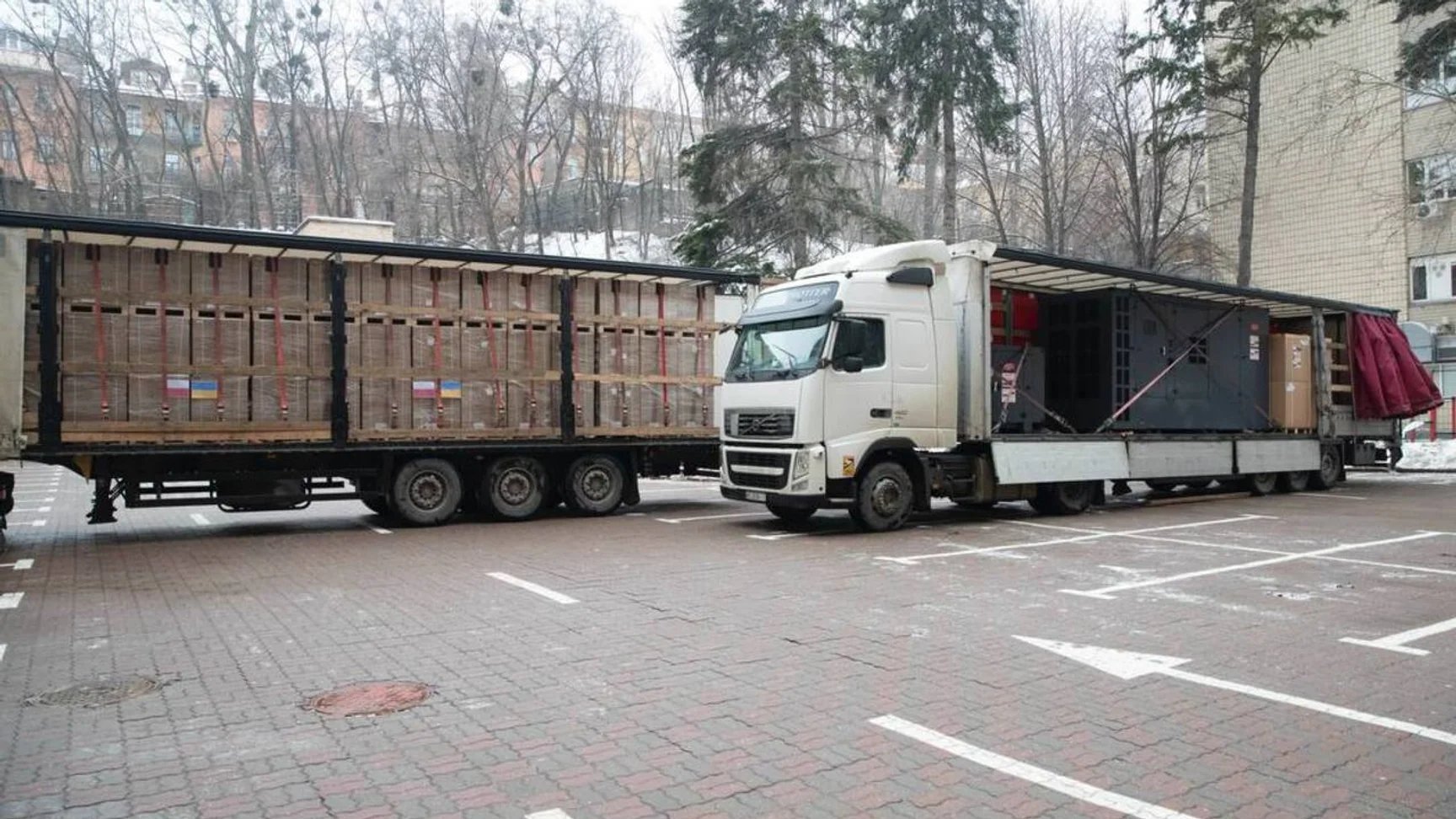 Kyiv receives 130 generators from Poland