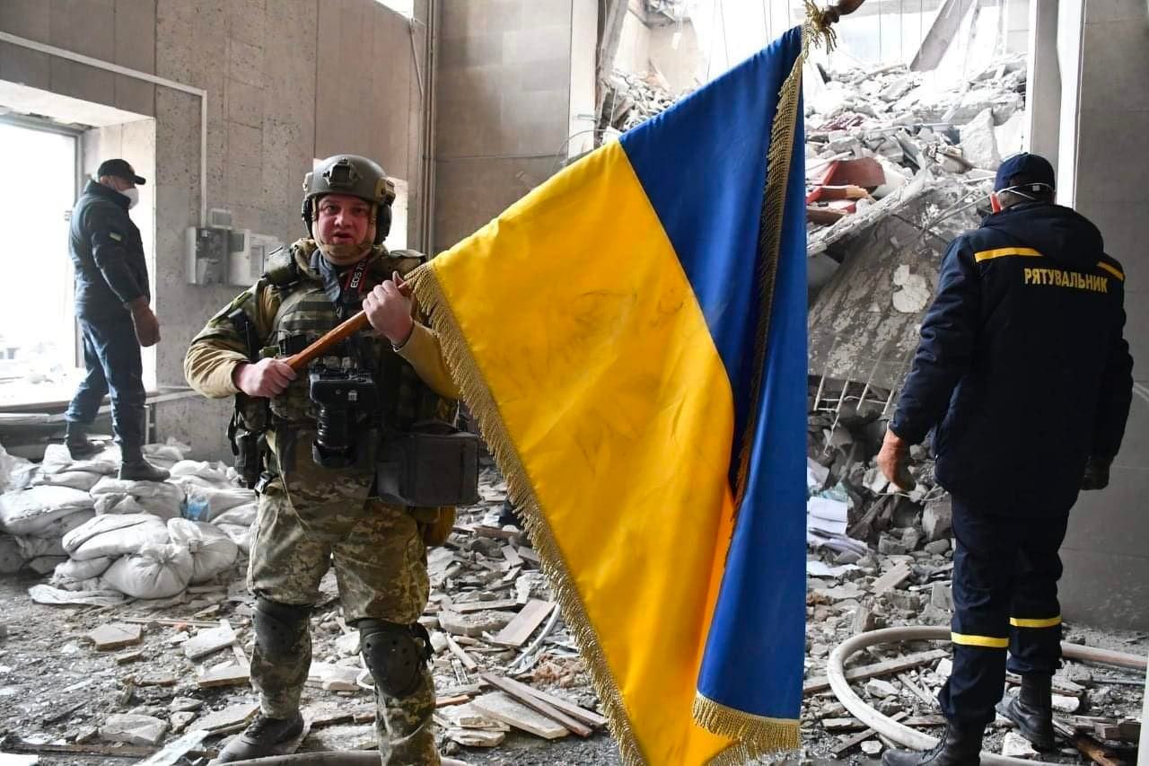 Ukrainian flag rescued from Mykolaiv rubble