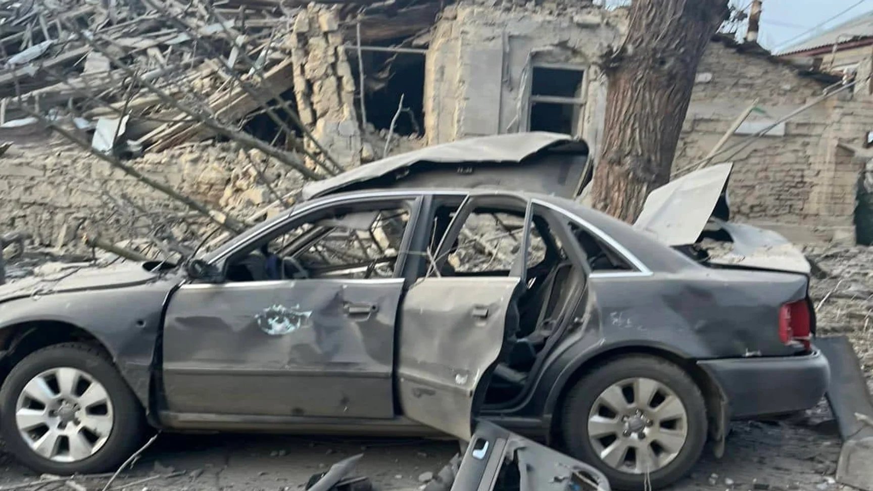 Russian shelling kills one, injures 13 in Kherson Oblast