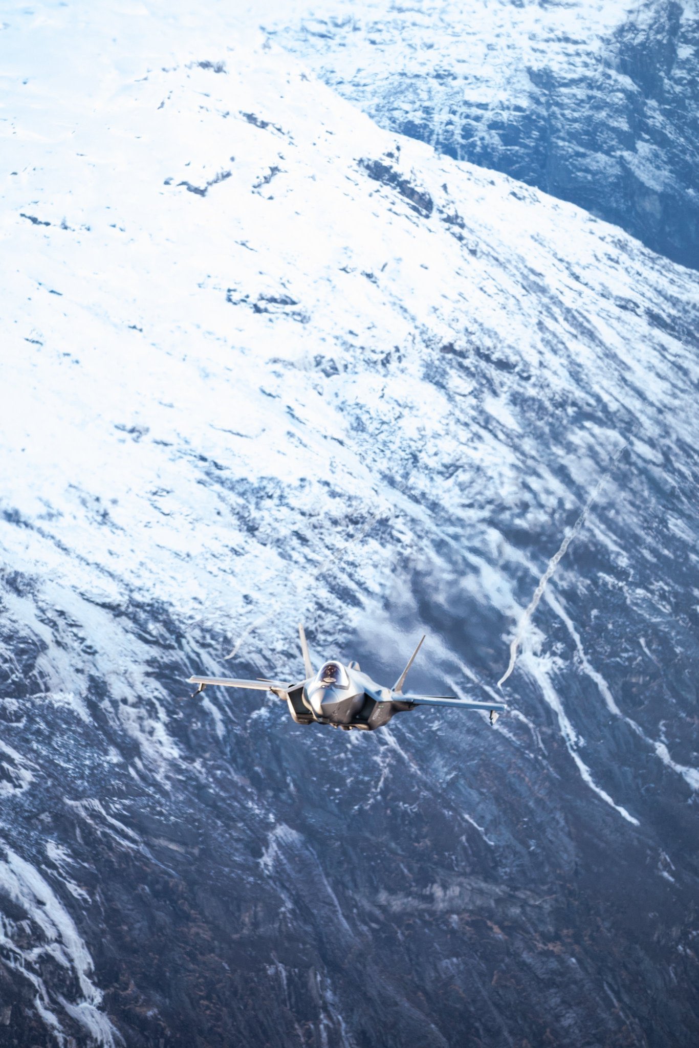 Norwegian F-35s Intercept Russian Missile