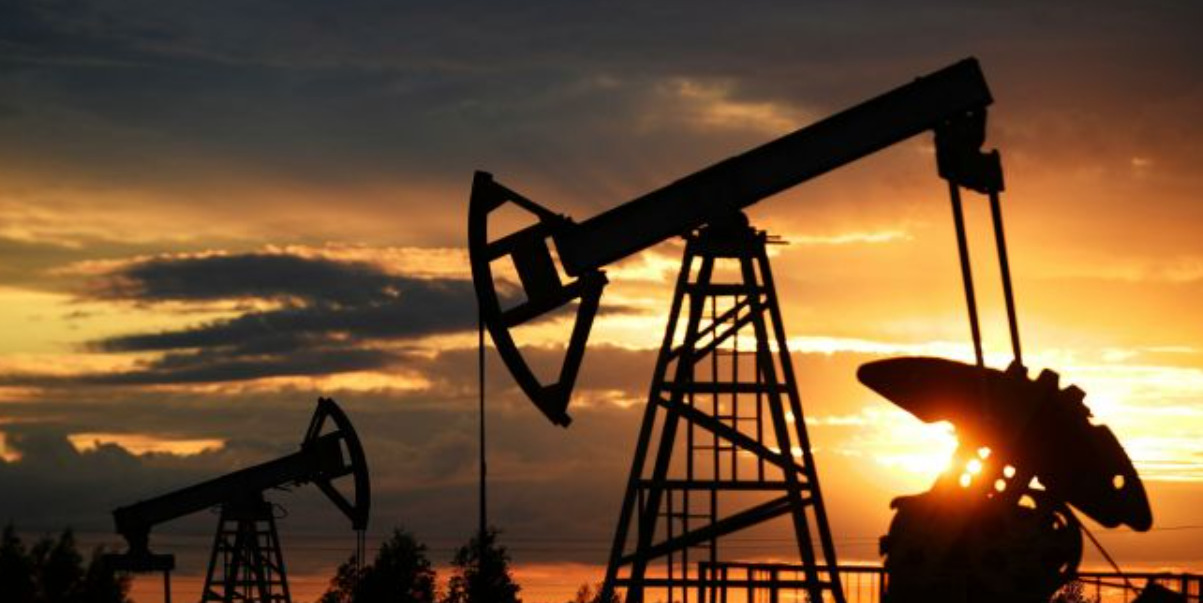 Zelensky Calls on West to Ban Russian Oil, Let War Feed Them