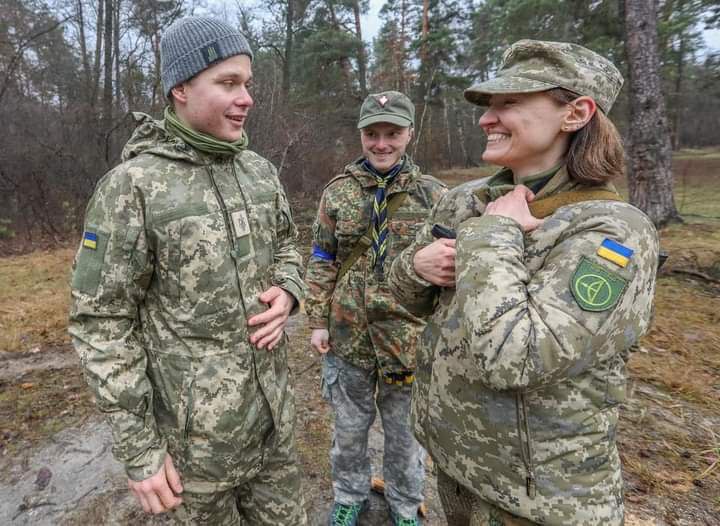 Over 400,000 Ukrainians return from abroad to defend Ukraine