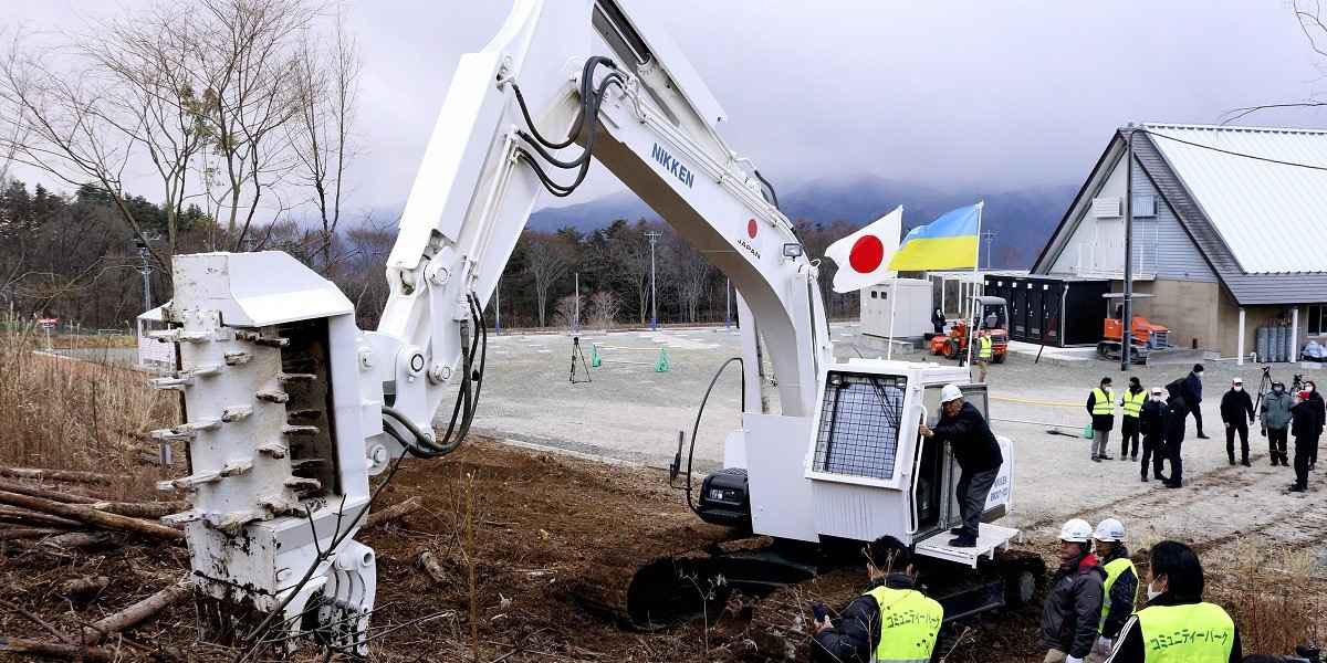 Ukraine receives six mine-clearing vehicles from Japan