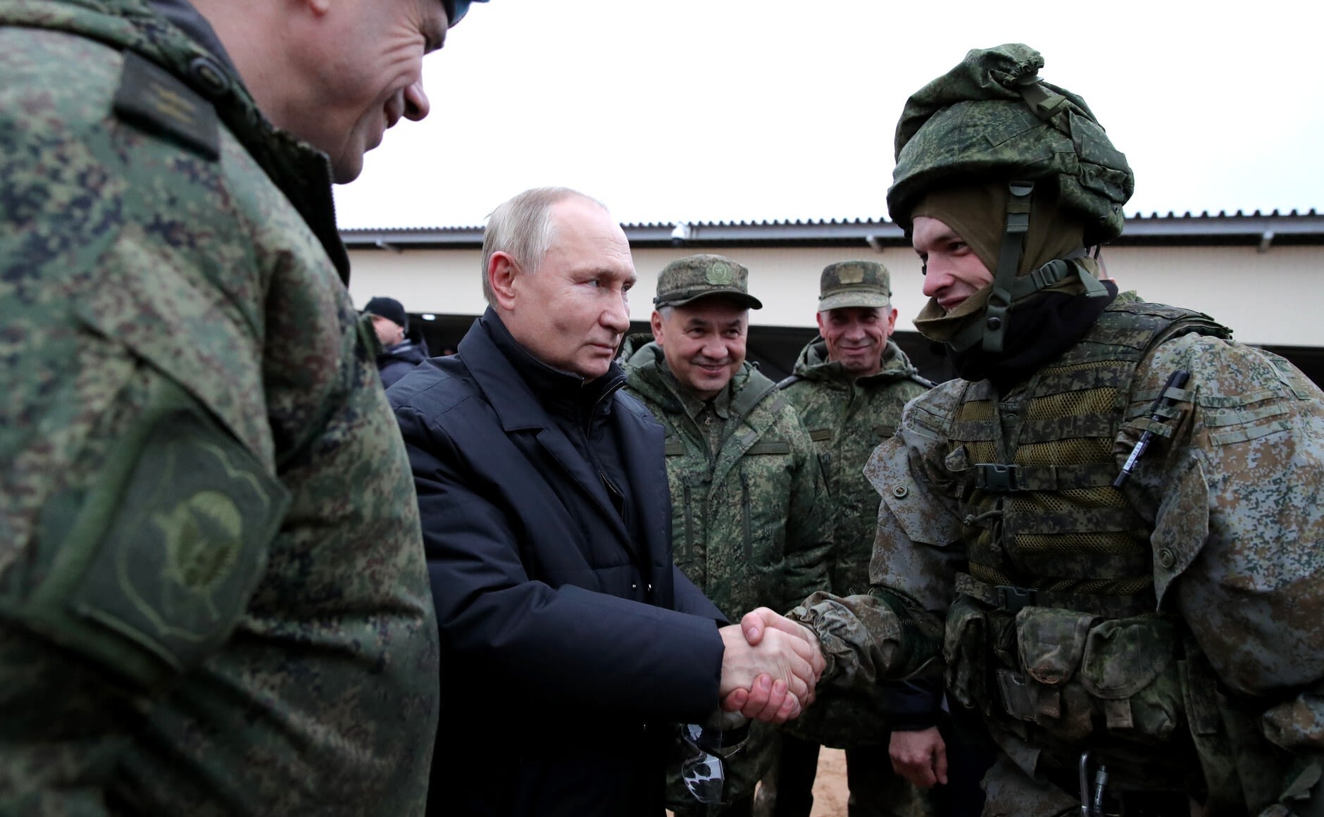 Moscow police offered bonuses for recruiting soldiers for Russian defense ministry