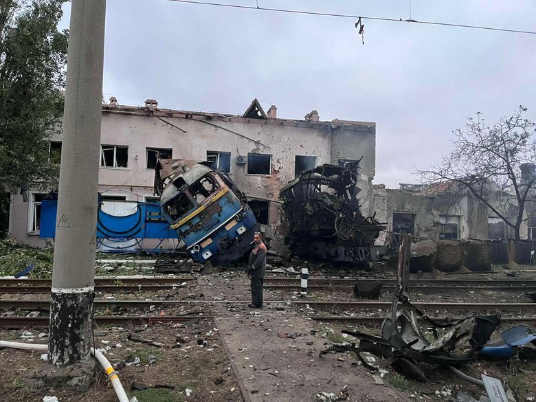 Russian strike on Ukrzaliznytsia: driver injured, train delays – Kuleba