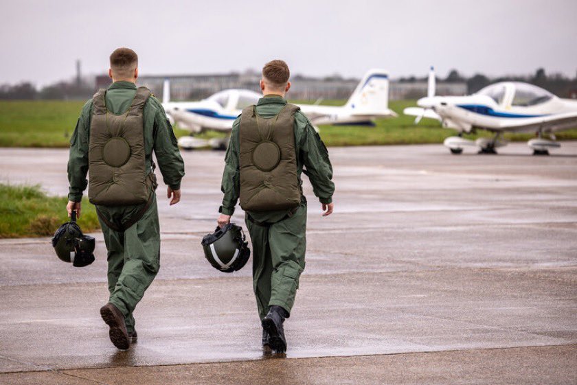British MoD shows graduation of first Ukrainian F-16 pilots; next in France