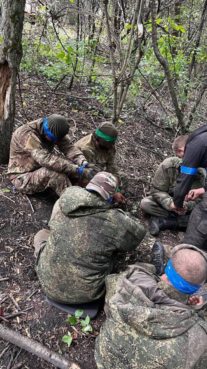 Ukraine captures Russian POWs in Kursk region