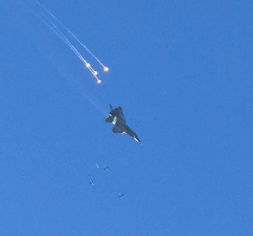 Ukrainian MiG-29 Drops Four GBU-39 Bombs on Enemy