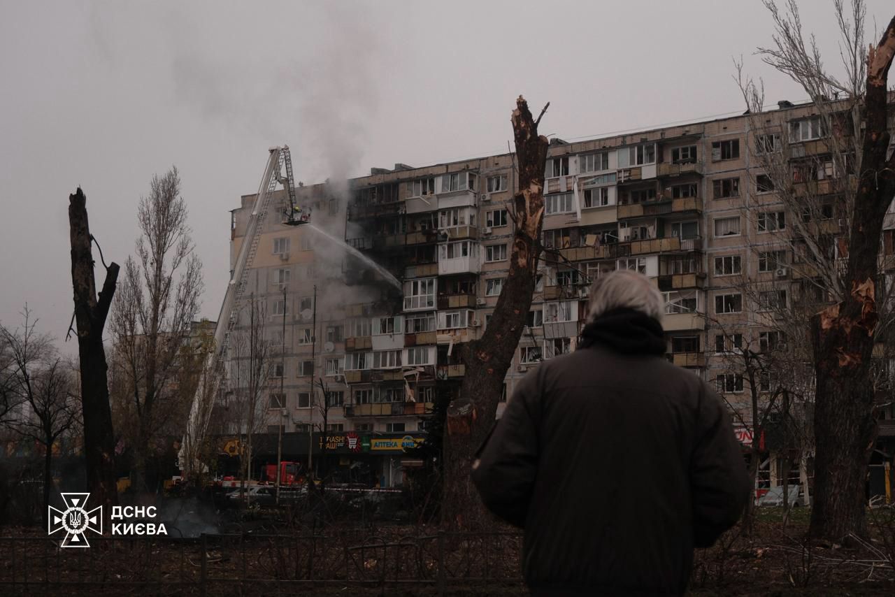 In Kyiv: 2 killed, 29 injured; fires after debris hit homes