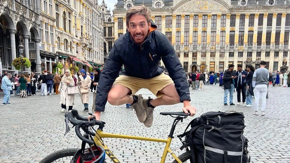 French journalist cycles 2136 km Lviv-Brussels, raises 315k hryvnias