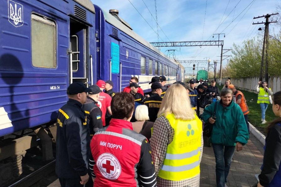 Evacuation trains from Pokrovsk station canceled