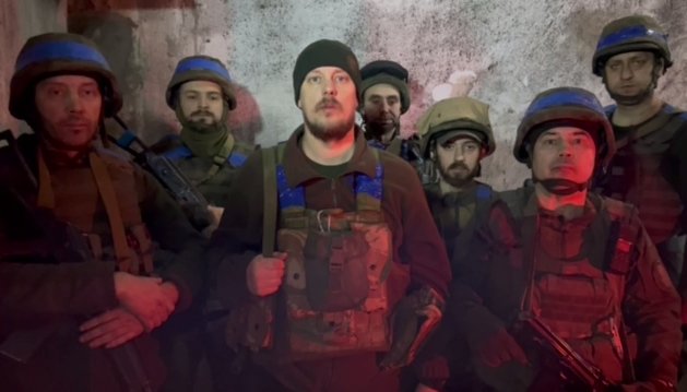 Ukrainian defenders urge evacuation from Azovstal