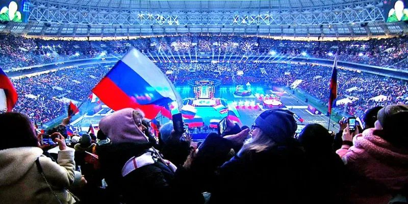 Russia celebrates Crimea annexation amidst Ukraine bombardment