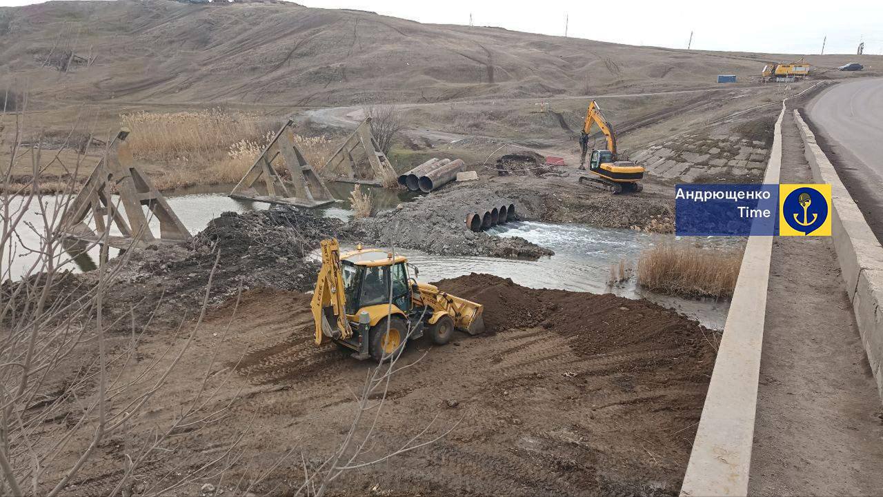 Russian invaders build transport hub near Mariupol