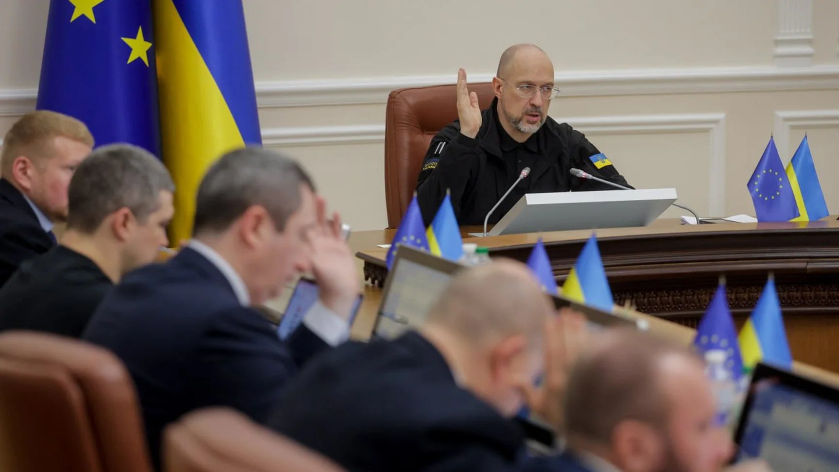 Cabinet approves EU accession roadmaps