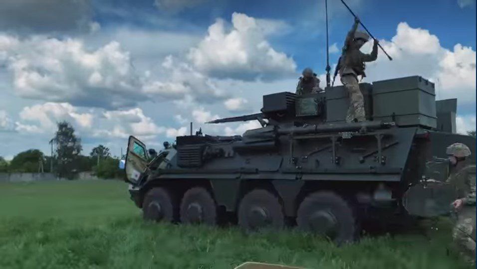 Rare appearance of Ukrainian BTR-4E command and staff vehicle K-1450-02