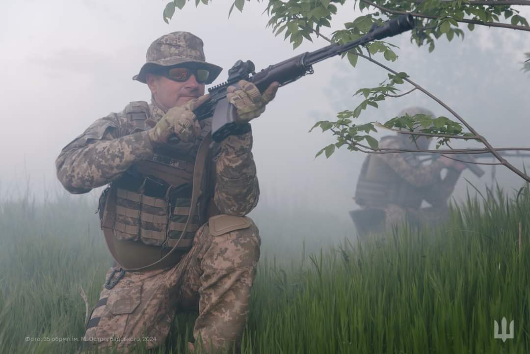 Marines practice urban combat: building assault