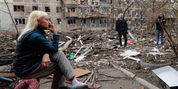 Mariupol: 100k trapped without food or water