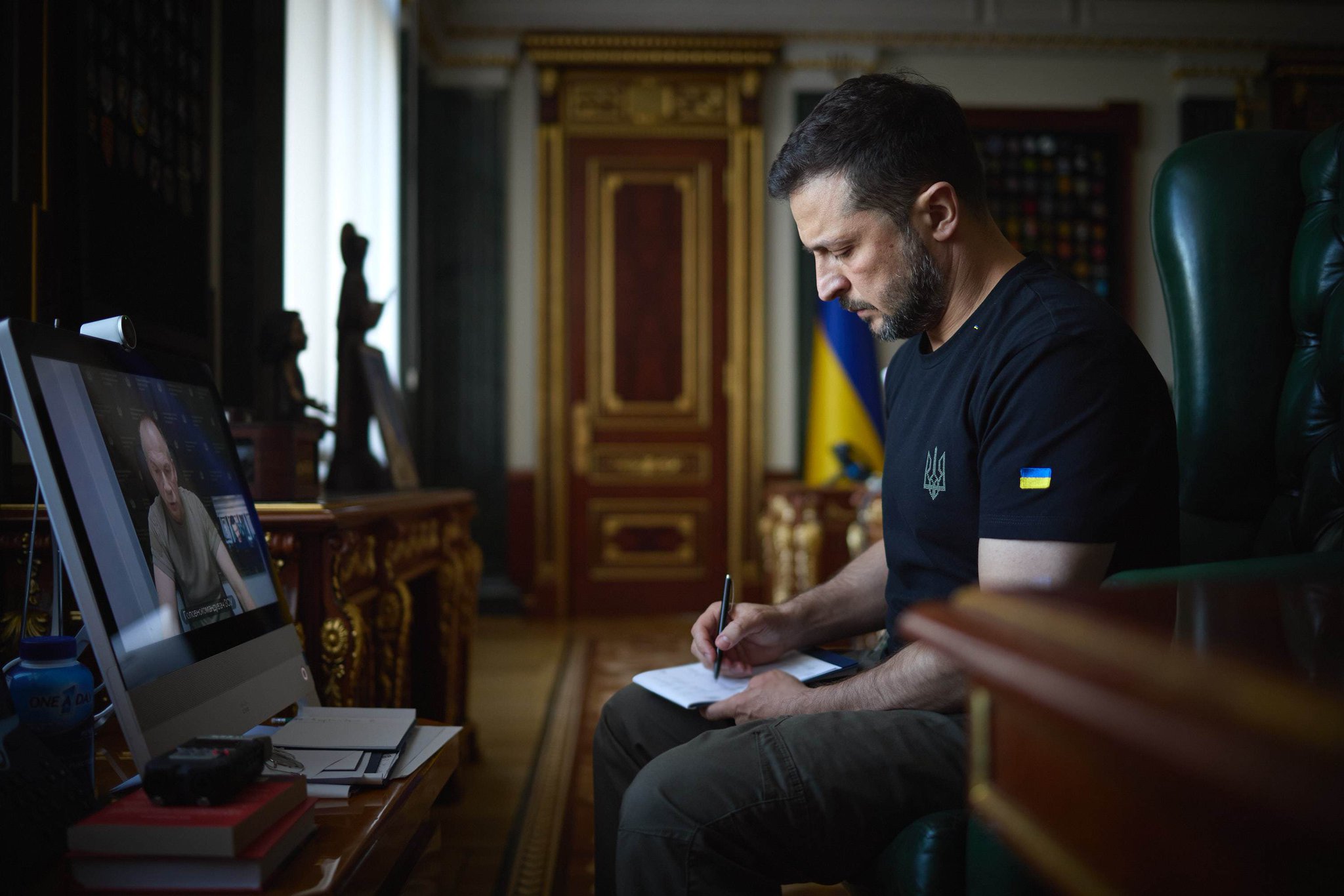 Kyiv reassures on Donetsk defenses amid Kursk operation