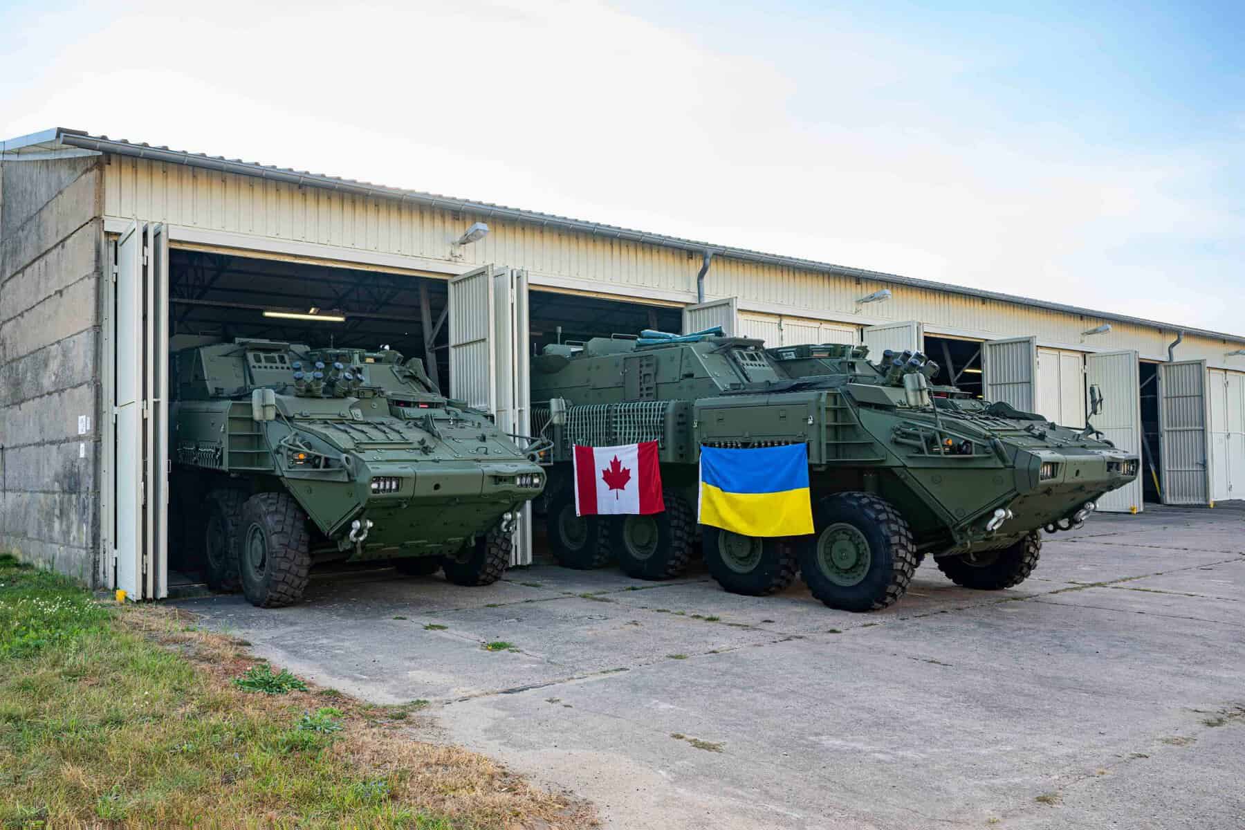 Canada deploys major military aid to Ukraine (400+ vehicles)