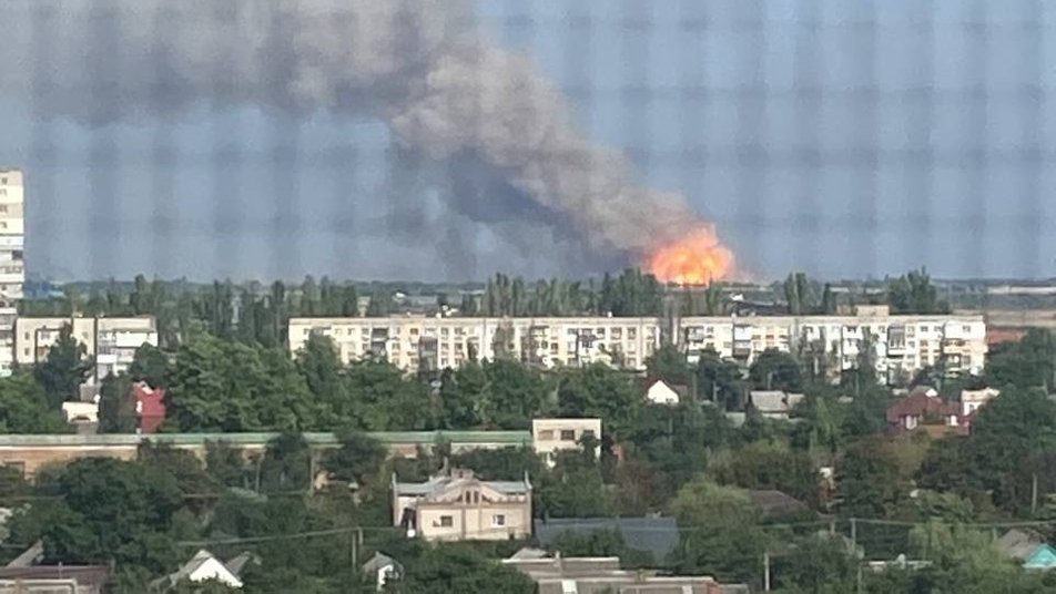 Fire near occupied Kherson from Russian ammo depot