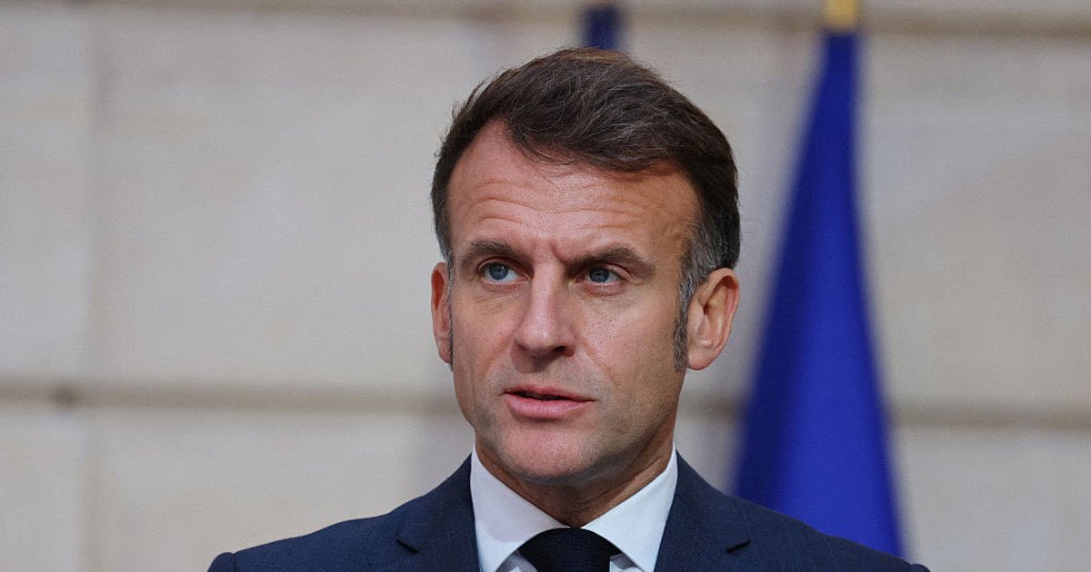 Macron: Negotiations gain momentum, lasting peace in Ukraine possible with strong security guarantees.