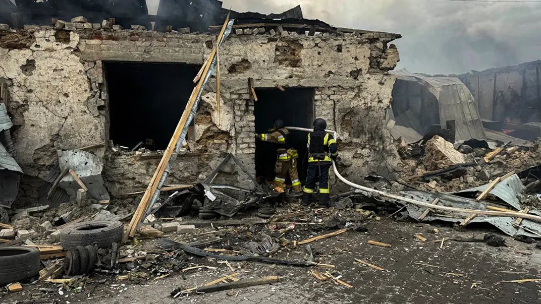 Russian strikes on Snihurivka kill two, injure five