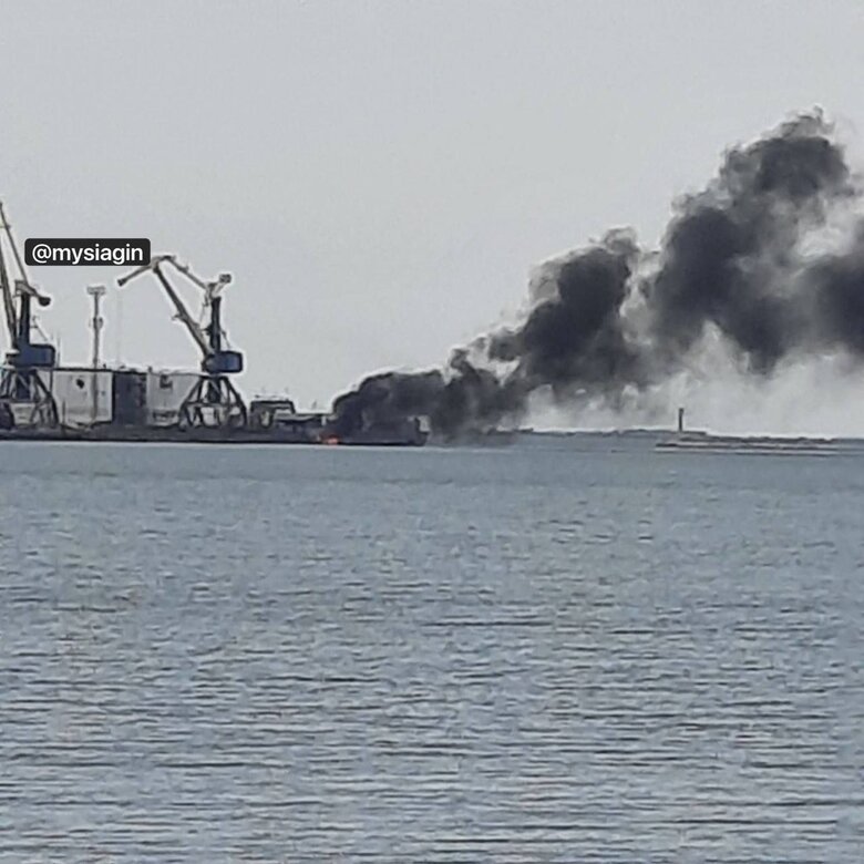 Explosion roared at the port in Berdyansk